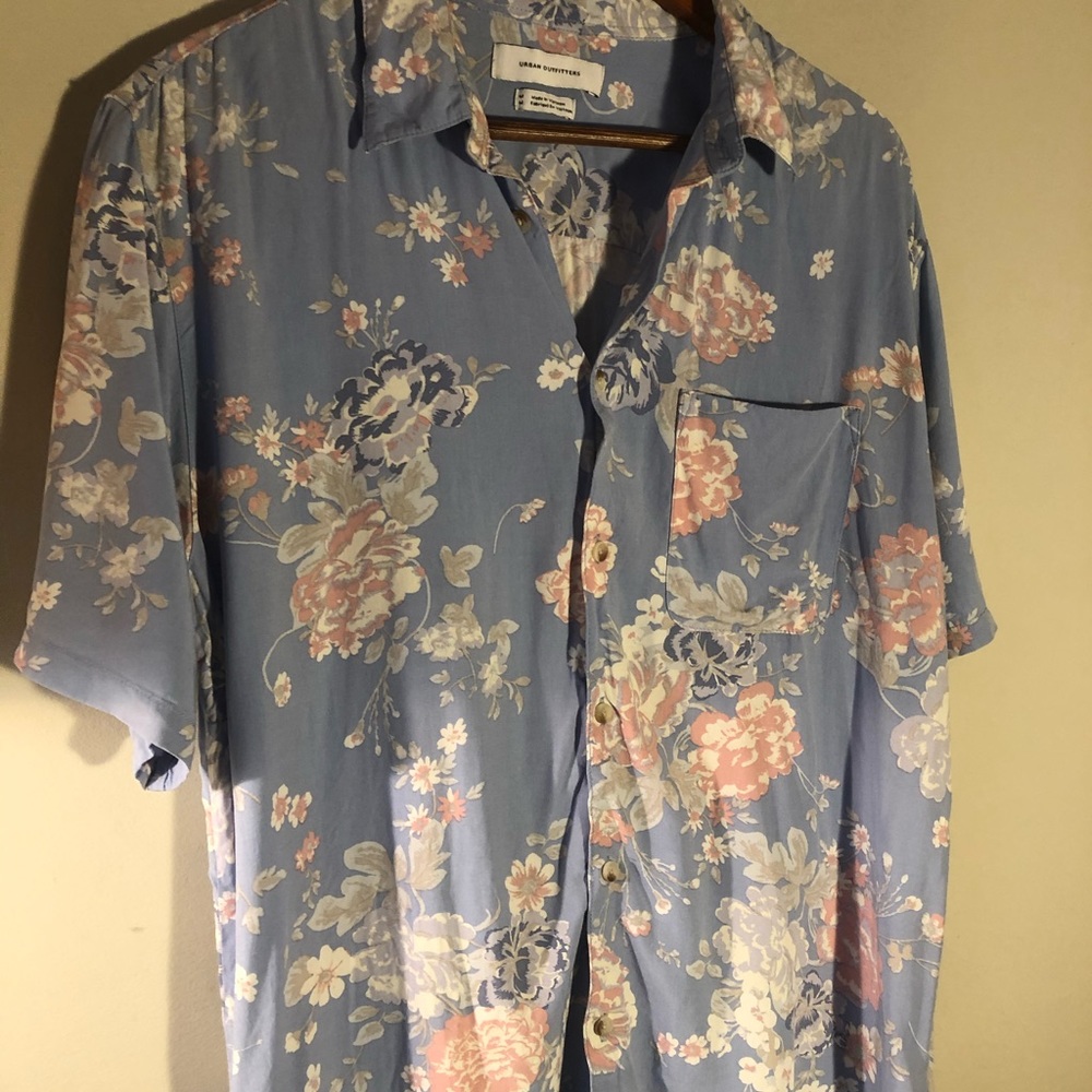 Urban Outfitters Blue Floral Casual Button Down Shirt